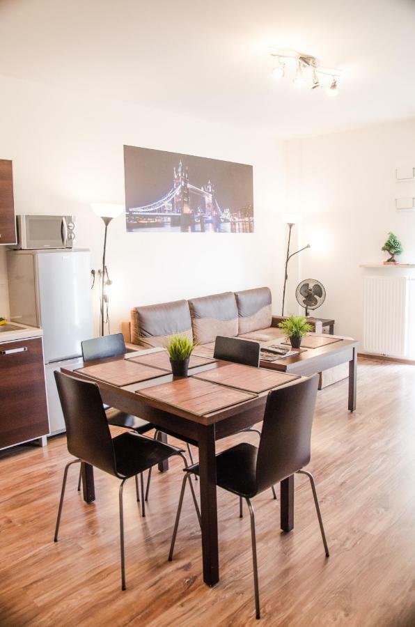 Apartament Centrum Gieldowa Варшава Екстер'єр фото