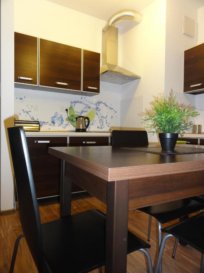 Apartament Centrum Gieldowa Варшава Екстер'єр фото